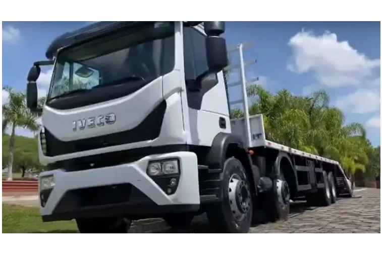 Caminhão Prancha Iveco